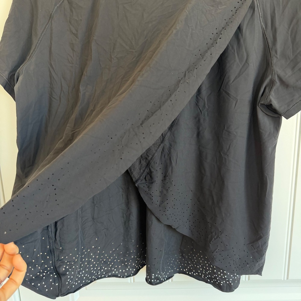 Lululemon Quick Pace Split Back Short Sleeve Blac… - image 5